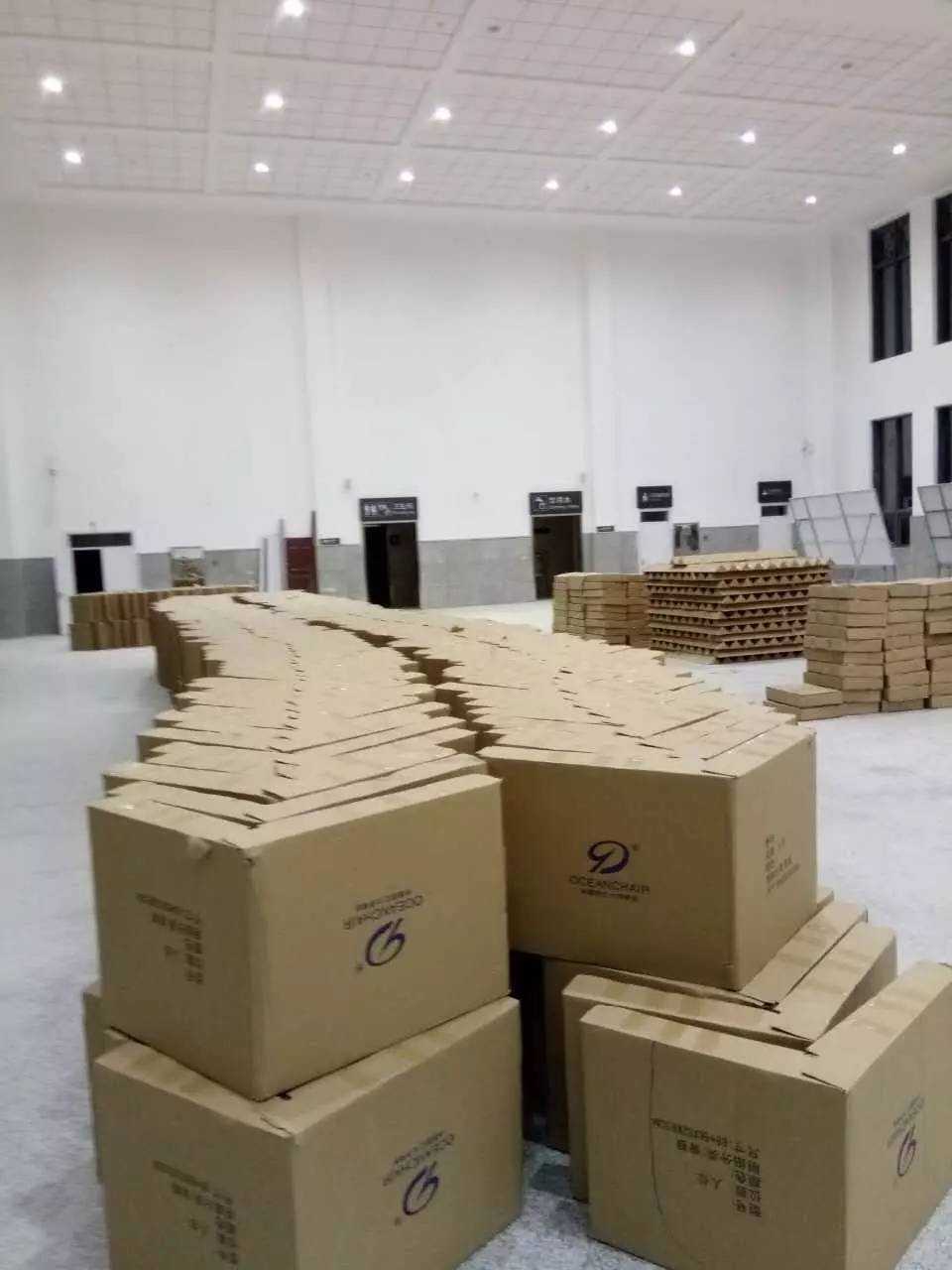 长白高速铁路第一批（5个站）大洋牌等候椅陆续抵达安装现场！(图7)