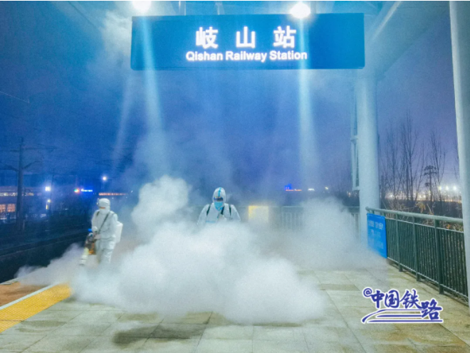 很开心，看到宝鸡火车站 13年前采购的大洋椅业旅客座椅还是这么新。(图10)