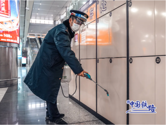 很开心，看到宝鸡火车站 13年前采购的大洋椅业旅客座椅还是这么新。(图12)